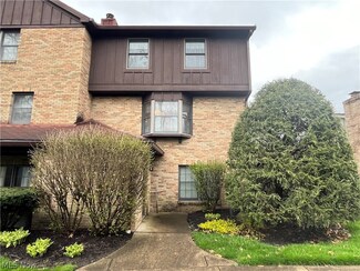 17 Acorn Ln, Coshocton, OH 43812