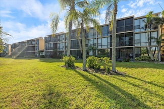 612 Bird Bay Dr S Unit 214, Venice, FL 34285