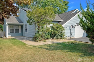 137 Woodbury Rd, Edison, NJ 08820