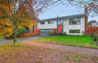 8833 34th Ave SW, Seattle, WA 98126