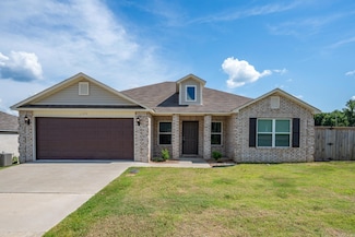 1375 Lacroix Ln, Conway, AR 72034