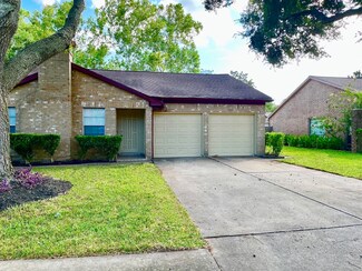 2926 Pecan Point Dr, Sugar Land, TX 77478