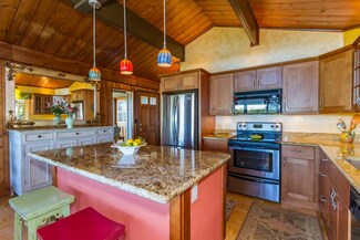 6 Kahoea Place, Kula, HI 96790