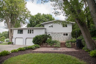 1103 Hillcrest Rd, Black Earth, WI 53515