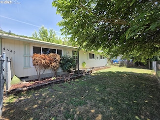 4545 Ridenour St, Roseburg, OR 97470