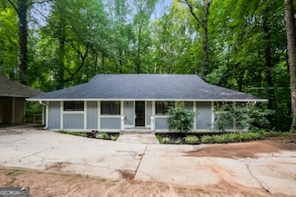 2628 Lakeshore Dr, Atlanta, GA 30337