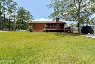 13 Monmouth Dr, Elizabethtown, NC 28337
