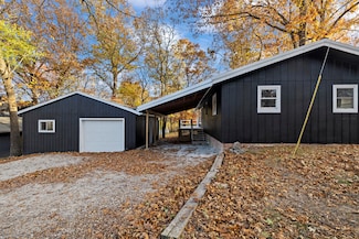 1023 N Wildrose Dr, Merriam Woods, MO 65740