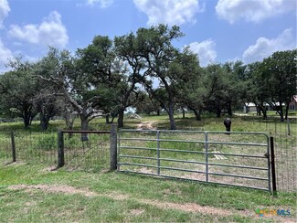000 Bego Rd, Goliad, TX 77963
