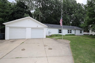 2424 S Locust Rd, South Bend, IN 46614