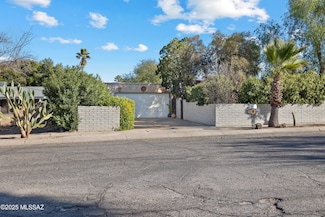 532 N Citadel Ave, Tucson, AZ 85748