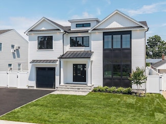 724 Pleasant Ave, Westbury, NY 11590