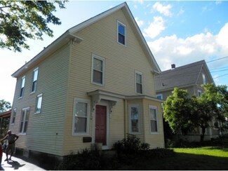 61 Park St, Northfield, NH 03276