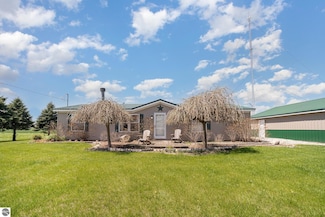 9651 N Bagley Rd, Saint Louis, MI 48880