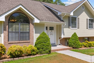 141 Debbie Ln, Ringgold, GA 30736