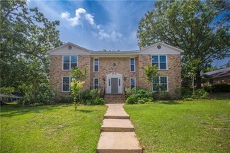 5501 Oak Park Ct, Mobile, AL 36609