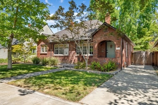 2709 Florence Place, Sacramento, CA 95818