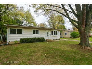 36273 N Edgewood Dr, Gurnee, IL 60031