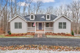 142 Hillside Ln, Jefferson, NC 28640