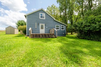 8223 Hochberger Rd, Eau Claire, MI 49111