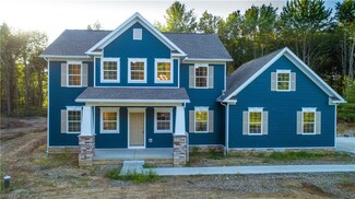 12981 E Point Dr, Mantua, OH 44255