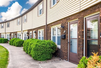 1936 Canterbury Dr Unit 2P, Washington, IL 61571