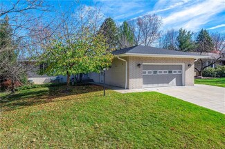 6741 Karen Dr, Seven Hills, OH 44131