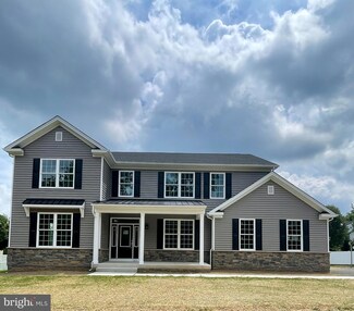 2244 Forest Glen Dr, Warrington, PA 18976