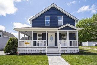9 Wakefield St, Webster, MA 01570