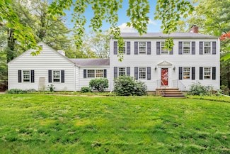 73 Golden Hill St, Trumbull, CT 06611