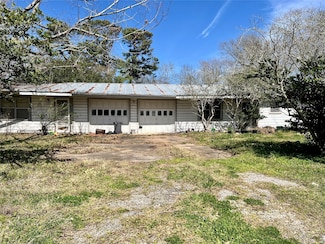 711 S Carroll St, La Porte, TX 77571