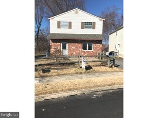 525 Corinthian Ave, Essington, PA 19029