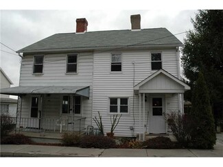 19 Maple St, Ellsworth, PA 15331