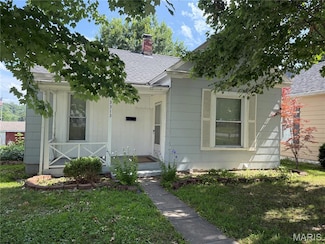 3313 Saint Charles St, Hannibal, MO 63401
