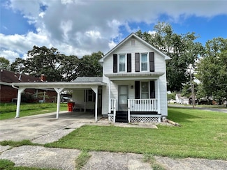 521 N 7th St, Vandalia, IL 62471