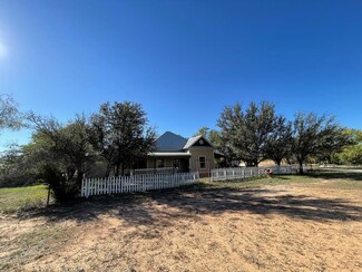 201 Ratliff Rd, Bronte, TX 76933