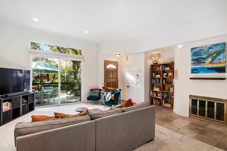 5401 Zelzah Ave Unit 125, Encino, CA 91316