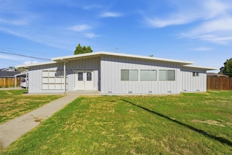 2240 Olive St, Selma, CA 93662
