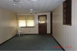 88 Winthrop St, Chicopee, MA 01020