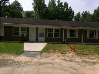 1539 Nc 65 Hwy W, Walnut Cove, NC 27052
