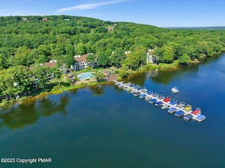 7 Midlake Dr Unit 201A, Lake Harmony, PA 18624