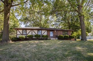 308 SW Woods Chapel Rd, Blue Springs, MO 64015