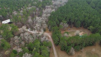 399 Cleveland Rd, Oakhurst, TX 77359