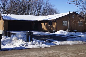 706 4th St NW, Waukon, IA 52172