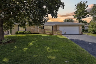 6263 Denwood Dr, Rockford, IL 61114