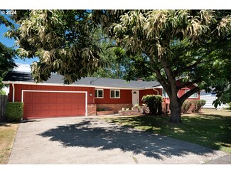 2133 Jeppesen Acres Rd, Eugene, OR 97401