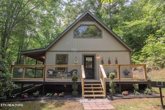4314 Blue Bird Ln, Gatlinburg, TN 37738