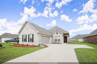 7044 Panama Canal Dr, Gonzales, LA 70737