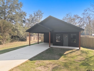 100 Wilson St, Arp, TX 75750