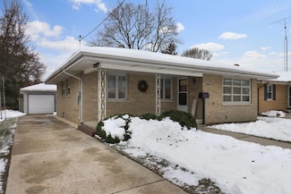 1925 80th Place, Kenosha, WI 53143